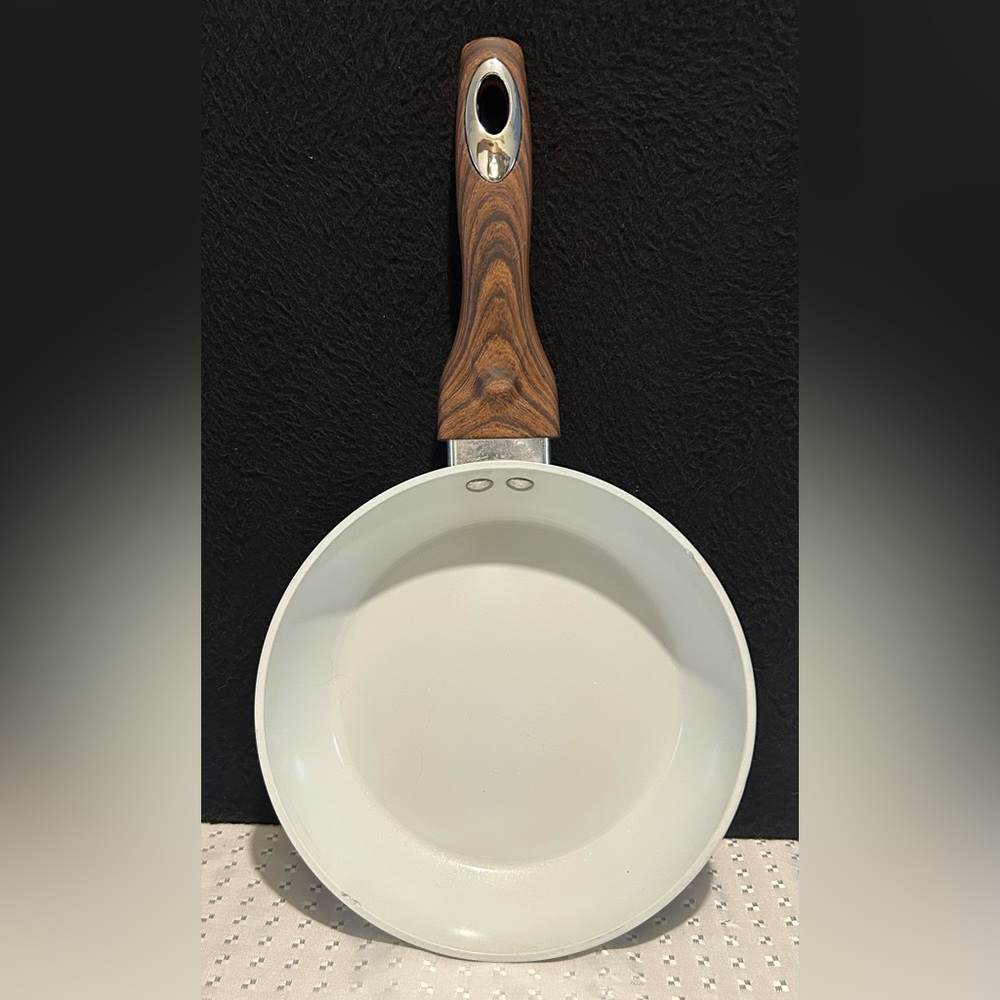 Phantom Chef 8” Ceramic Non Stick Coating Off White Fry Pan